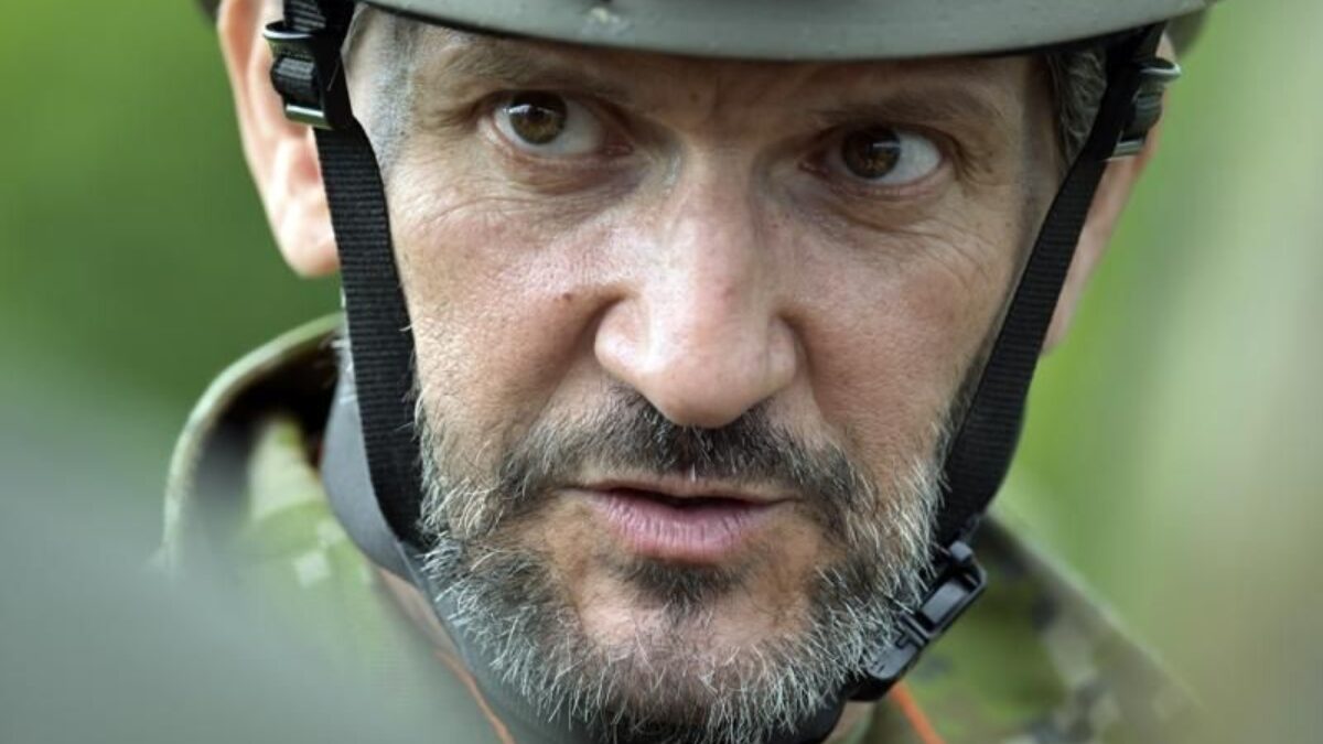 Ozbrojené sily SR si robia PR „holywoodskym“ spôsobom. Na tom by možno nebolo nič zle, keby to neplatili daňoví poplatníci – hracie konzoly (to vysvetlenie prečo, je smutným obrazom, čo všetko dokáže