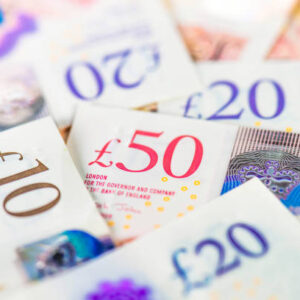 Libra na čele, rizikové meny žiaria, frank uzatvára poradie.