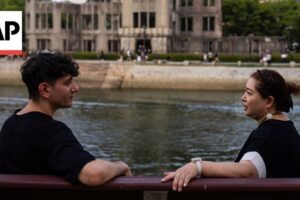 Vnuci dvoch mužov, ktorí zažili atómové bomby v Japonsku, pracujú pre mier.