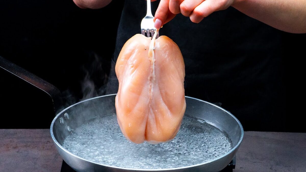 Vyskúšajte tento trik s vidličkou a kuracie prsia budete variť presne takto!