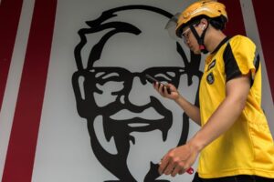 Tržby Yum China naďalej rastú, ale prudký cenový boj v rozvoze jedla môže negatí...