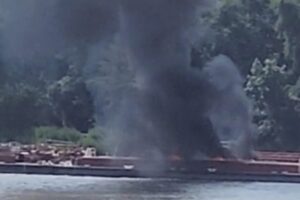 Pri havárii vrtuľníka v americkom štáte Illinois zomreli dvaja ľudia.