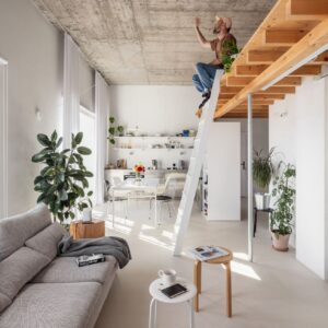 Z Bratislavy späť ku koreňom. Mladý pár získal loft, v ktorom sa nežije podľa ša...