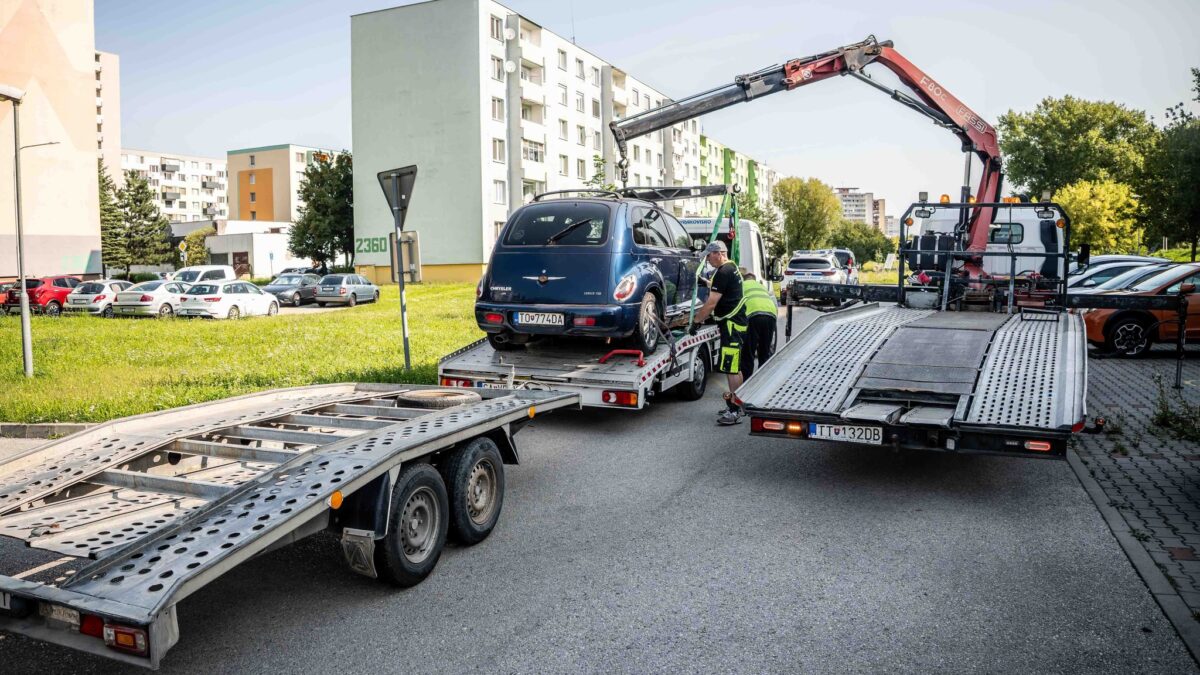 Mesto Topoľčany: ČISTÍME MESTO OD AUTOVRAKOV