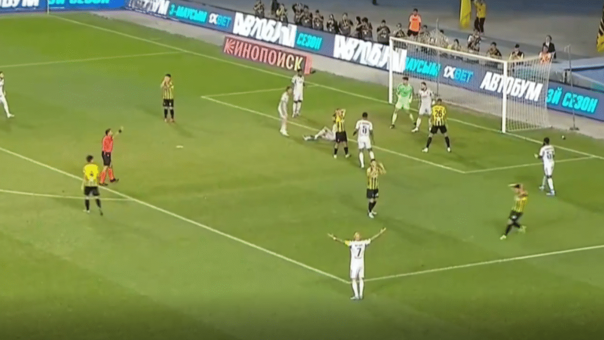 Slovan prehral v prvom dueli 3. predkola s Kajratom.