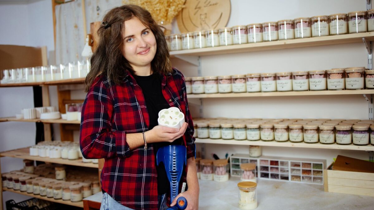 Ochrnula tesne pred splnením sna. Nevzdala sa a dnes vyrába jedinečné sviečky.