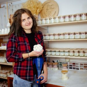 Ochrnula tesne pred splnením sna. Nevzdala sa a dnes vyrába jedinečné sviečky.