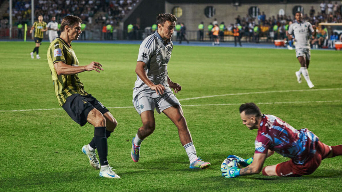 Doma to vyhráme, znie z belasého tábora. Kitka: Je prirodzené, že tam boli emócie. Červenú mohol dostať aj domáci hráč