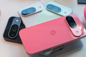 Ako definuješ „čoskoro“? Google si uťahuje zo Siri a láka na Pixel 1...