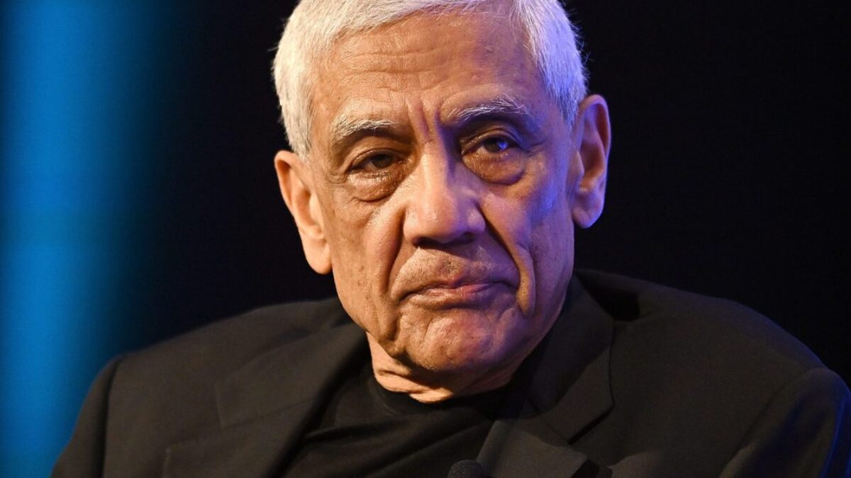 GettyImages-2158522456-e1754321805808.jpg Legendárny investor Vinod Khosla radí generácii Z, aby investovali do tejto jednej zručnosti, pretože ChatGPT vás naučí všetko ostatné.