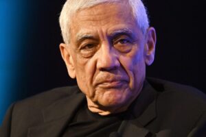 GettyImages-2158522456-e1754321805808.jpg Legendárny investor Vinod Khosla radí generácii Z, aby investovali do tejto jedn...