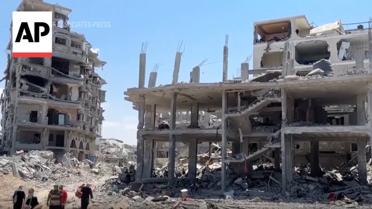 Palestínčania, ktorí sa vracajú domov do Gazy, nachádzajú svoje štvrte na nepoznanie.