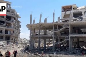 Palestínčania, ktorí sa vracajú domov do Gazy, nachádzajú svoje štvrte na nepozn...