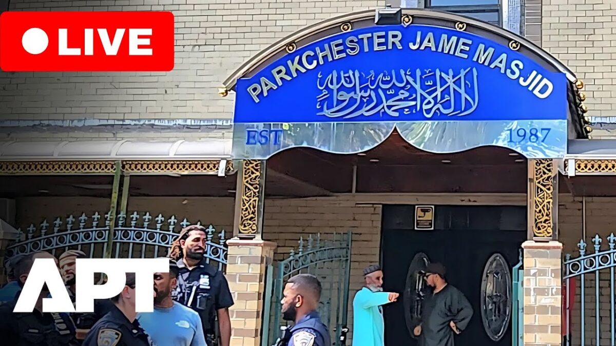 New York sa lúči so zabitým policajtom po streľbe v Midtowne.
