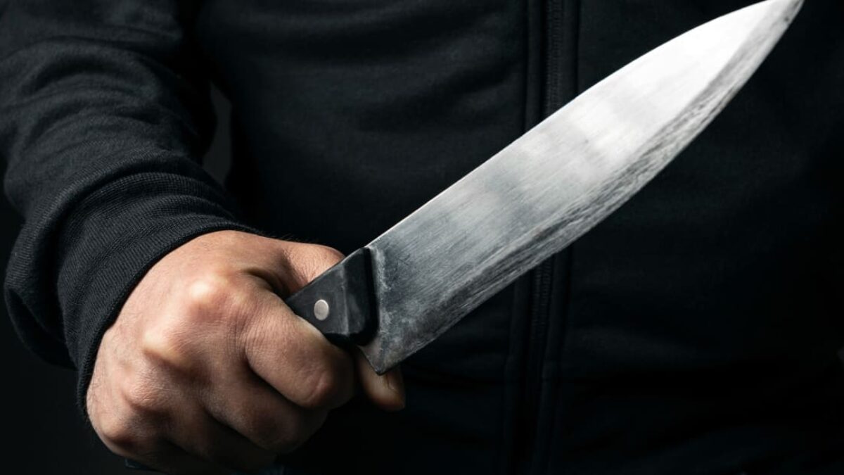 Vykastrovaný muž 34-krát bodol mŕtvu dôchodkyňu. Hororový prípad sa objavil v Malom pitavali z veľkého mesta