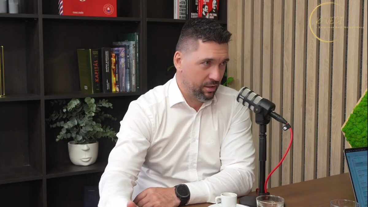 K. R. Neveďalová: K VECI #14 rozhovor s R. Takáčom K. R. Neveďalová: K VECI #14 rozhovor s R. Takáčom