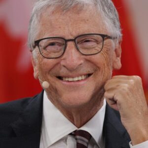 GettyImages-2151909132-e1754056612603.jpg Sheryl Sandbergová, Bill Gates a poprední svetoví riaditelia spoločností prisaha...