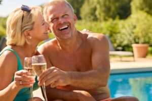 Osvieženie, ktoré vysúša: Alkohol v lete klame telo. Ako predísť ťažkostiam?