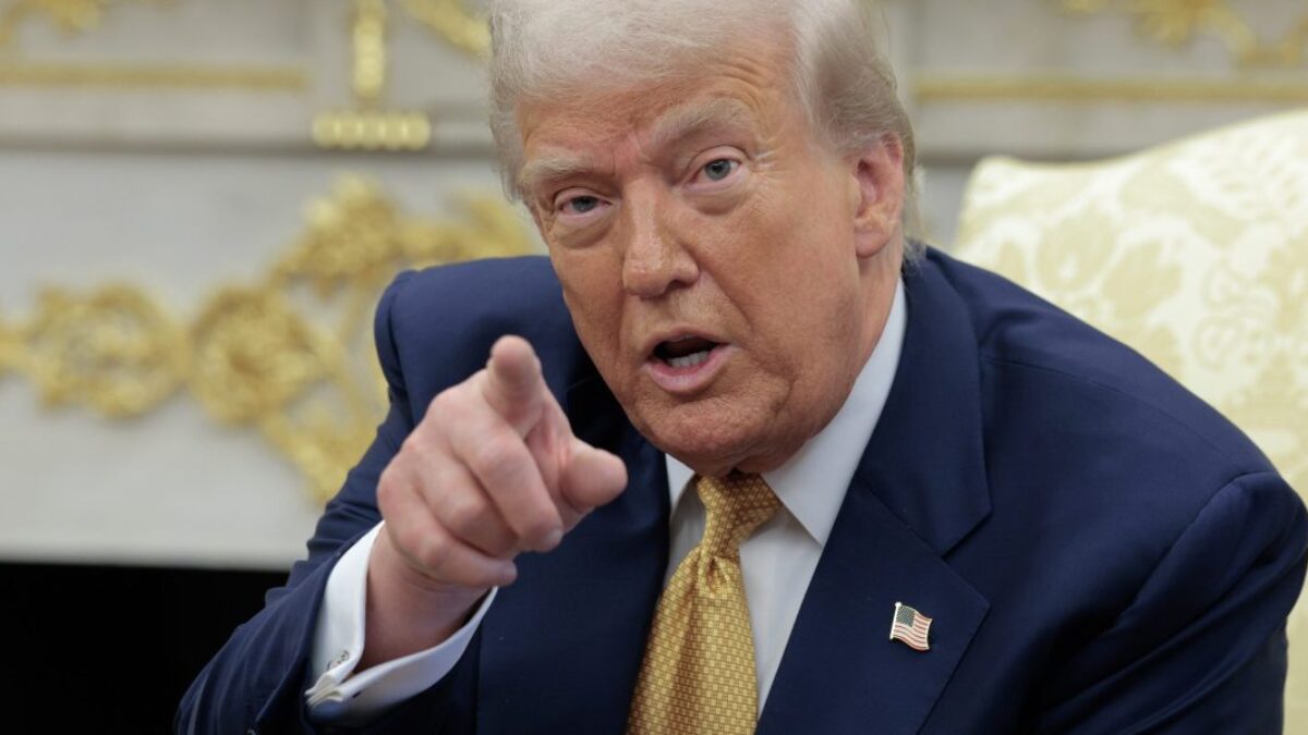 Akciový trh dnes: Dow klesol o viac ako 500 bodov, čísla o zamestnanosti šokovali Wall Street.