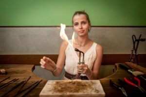 Tri deti, stovky šperkov, jeden sen. Vyhorená matka sa zrazu nestačila diviť