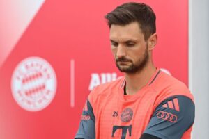 <ul>
<li><strong>Tragédia v Bayerne: Brankárovi zomrel synček</strong></li>
<li>...