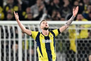 Škriniar po PSG podpísal štvorročnú zmluvu s Fenerbahce