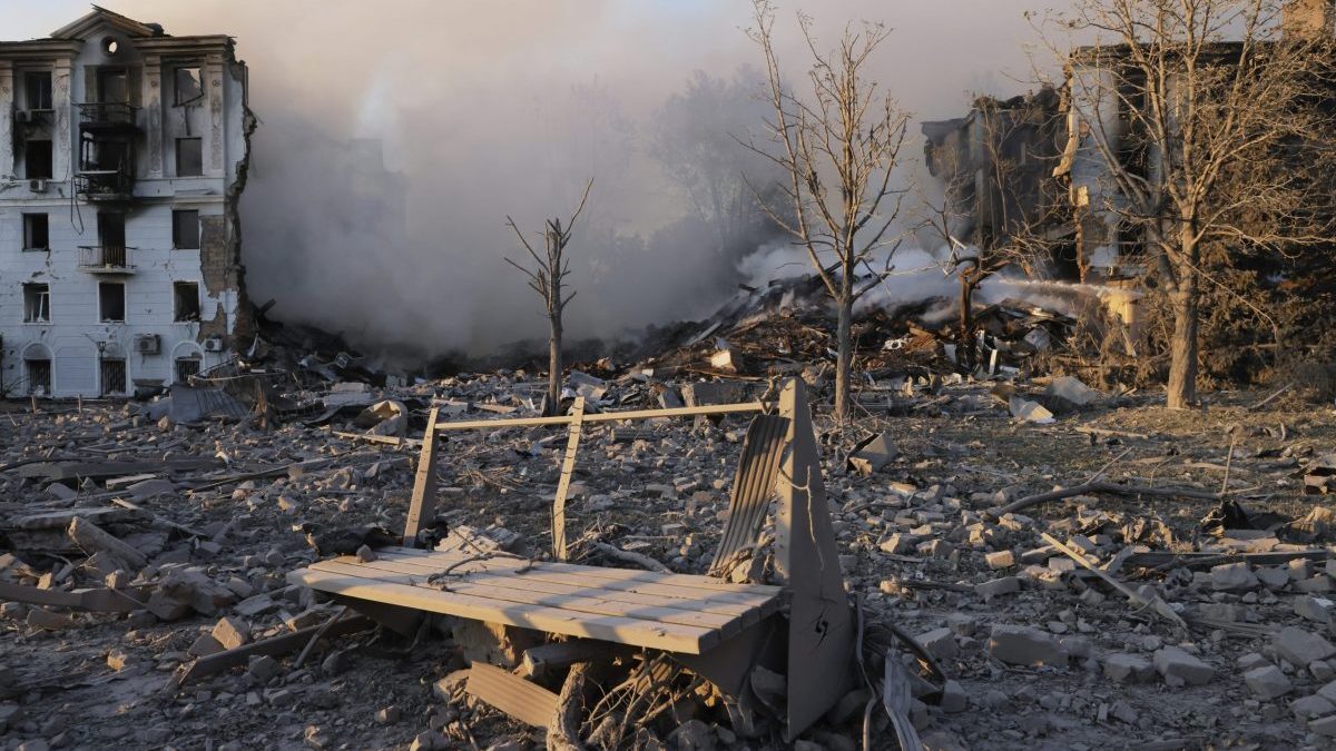 Počet obetí ruského útoku na ukrajinskú metropolu stúpol.