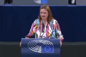 K. R. NEVEĎALOVÁ: ZBRANE Z AMERIKY A POTRAVINY Z UKRAJINY – TO JE „V...