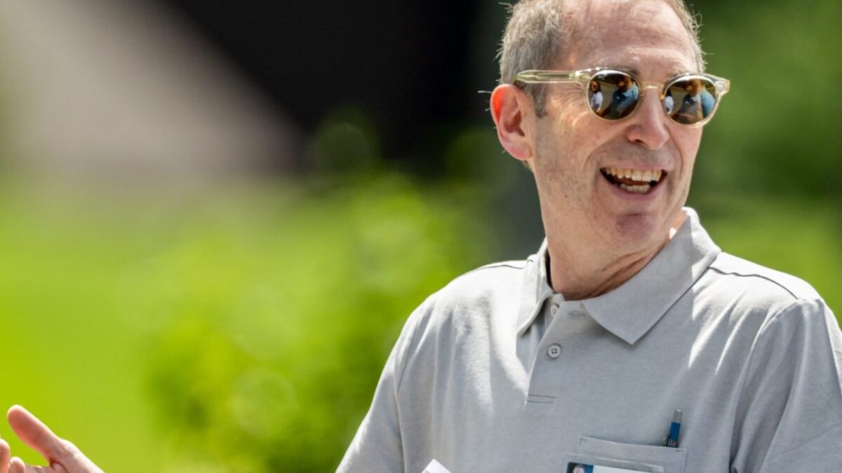 Andy Jassy tvrdí, že sa Amazon rozhodol "osvojiť si" umelú inteligenciu a sľubuje, že "práca všetkých našich kolegov bude príjemnejšia". Andy Jassy tvrdí, že sa Amazon rozhodol „osvojiť si“ umelú inteligenciu a sľubuje, že „práca všetkých našich kolegov bude príjemnejšia“.