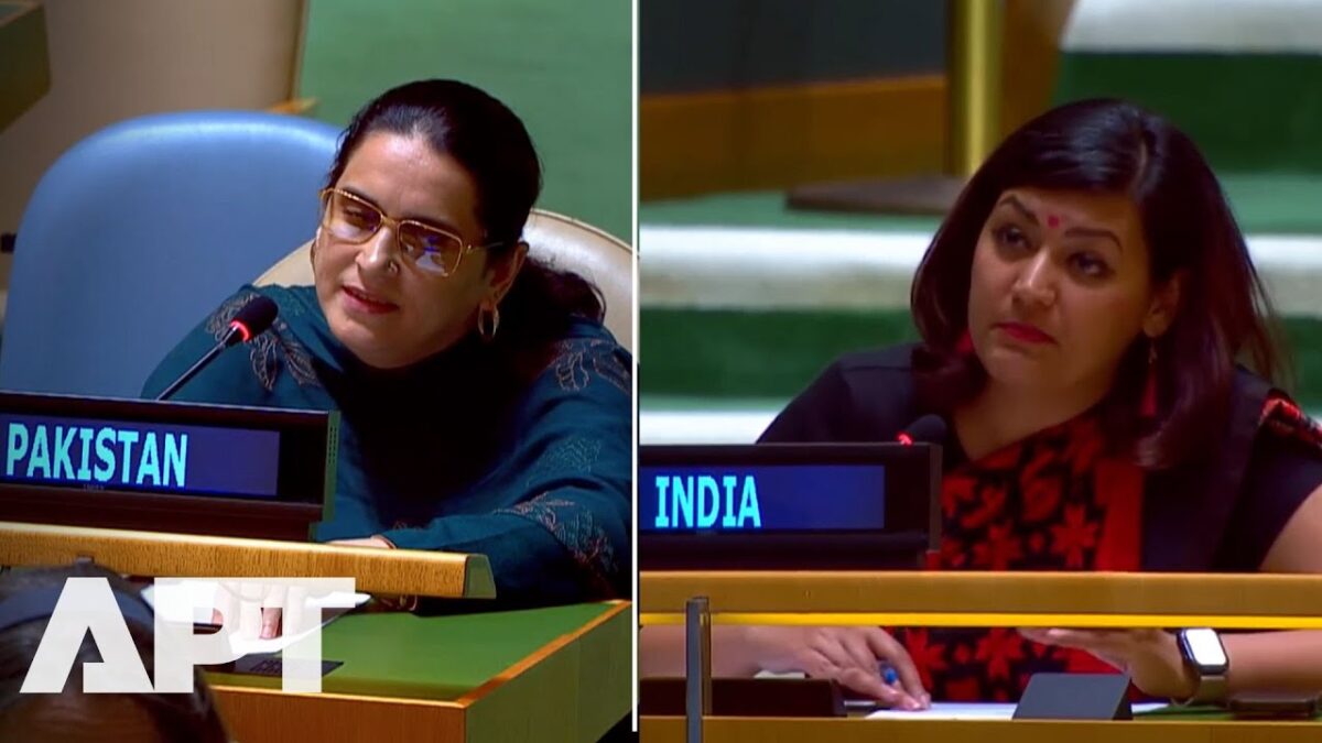 India odsudzuje absurdné divadlo pakistanského premiéra Šahbáza Šarífa v OSN.