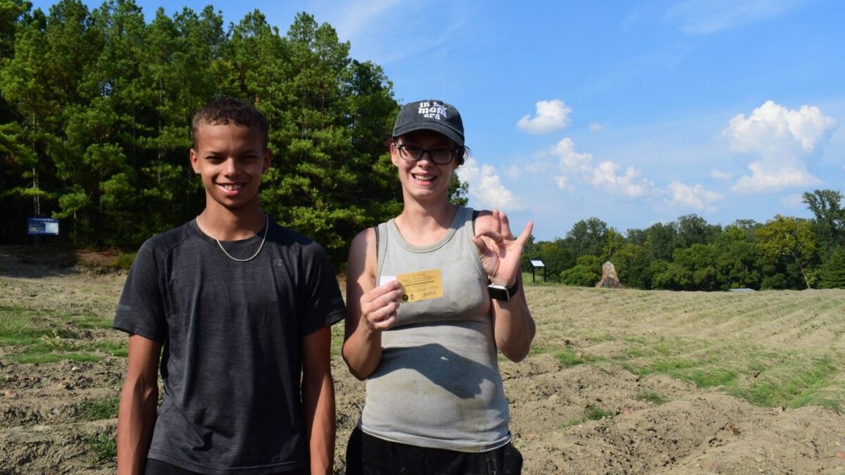 Nákup za pár dolárov a potom šok. Netušili, že obyčajný výlet skončí senzačným objavom.