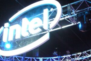 <strong>Intel oslovil Apple kvôli spolupráci a investícii. Ďalší na rade Magnifi...