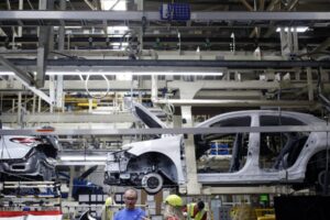 Trumpove clá už podnecujú japonské spoločnosti presúvať viac výroby do USA.