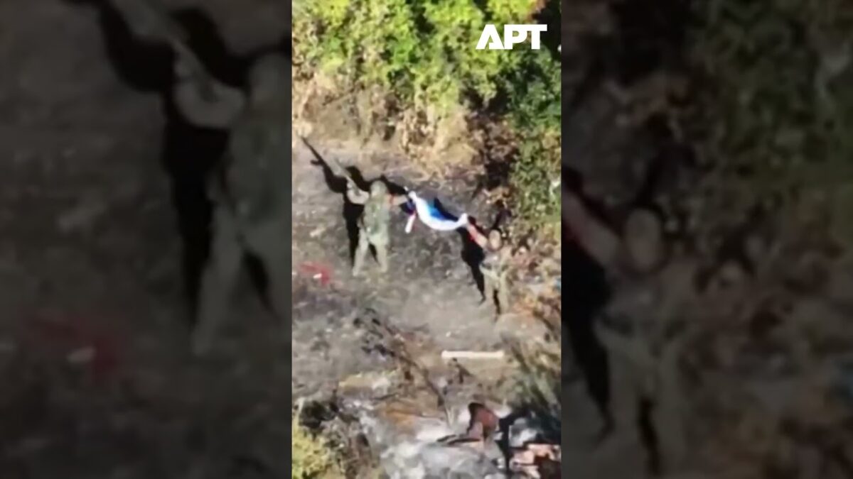 Ruské ministerstvo obrany zverejnilo video, ktoré ukazuje vojakov pri preberaní kontroly nad Šandryholovom v Doneckej oblasti.