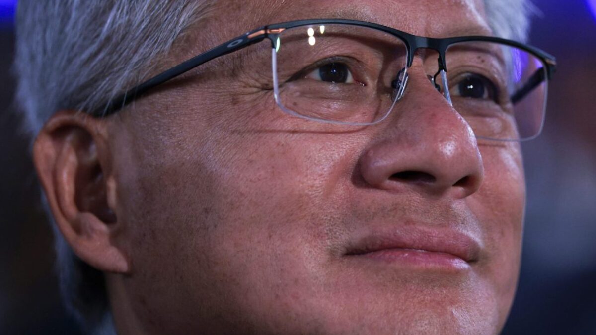 Jensen Huang sa nestará o obavy Sama Altmana z prehnaných očakávaní umelej inteligencie: myslí si, že OpenAI bude prvou „multibiliónovou hyperscale spoločnosťou“.