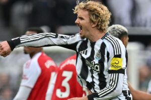 Šéf Bayernu o prestupe za 75 miliónov: Ľudia v Newcastli sú idioti