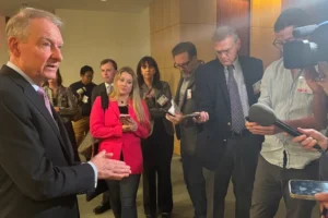 Predseda SEC s nadšením očakáva obchodovanie s cennými papiermi na blockchaine —...