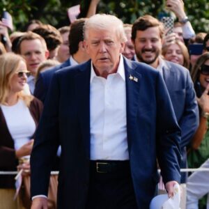 Podniky sa pripravujú na nútené dovolenky, stratu dát a politickú paralýzu s blí...