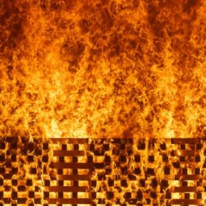 Najväčší požiar v Karlovarskom kraji bol taký nebezpečný, že hasičov obaril ich ...