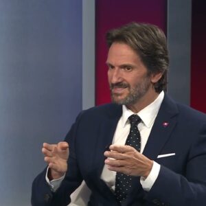 V OPOZÍCII SA IDÚ POZABÍJAŤ, LEBO DO ÚSTAVY PREŠLA DOBRÁ VEC. FAJN, ASPOŇ VEREJN...