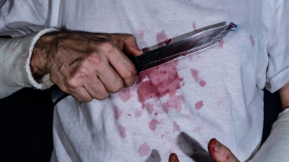 Vypil 20 pív, potom umlátil svokru paličkou na mäso a pobodal deti. Vrah Tvrdík dostal povraz