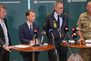 Dánsko hlási pozorovania dronov pri vojenských zariadeniach, NATO varuje Rusko p...