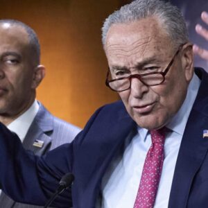 Trump sa v pondelok stretne s poprednými predstaviteľmi Kongresu pred stredajšou...