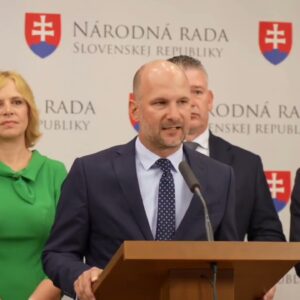 Fico ohrozuje bezpečnosť Slovenska