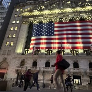 Wall Street ukončil trojdňovú sériu strát vďaka miernej správe o inflácii.