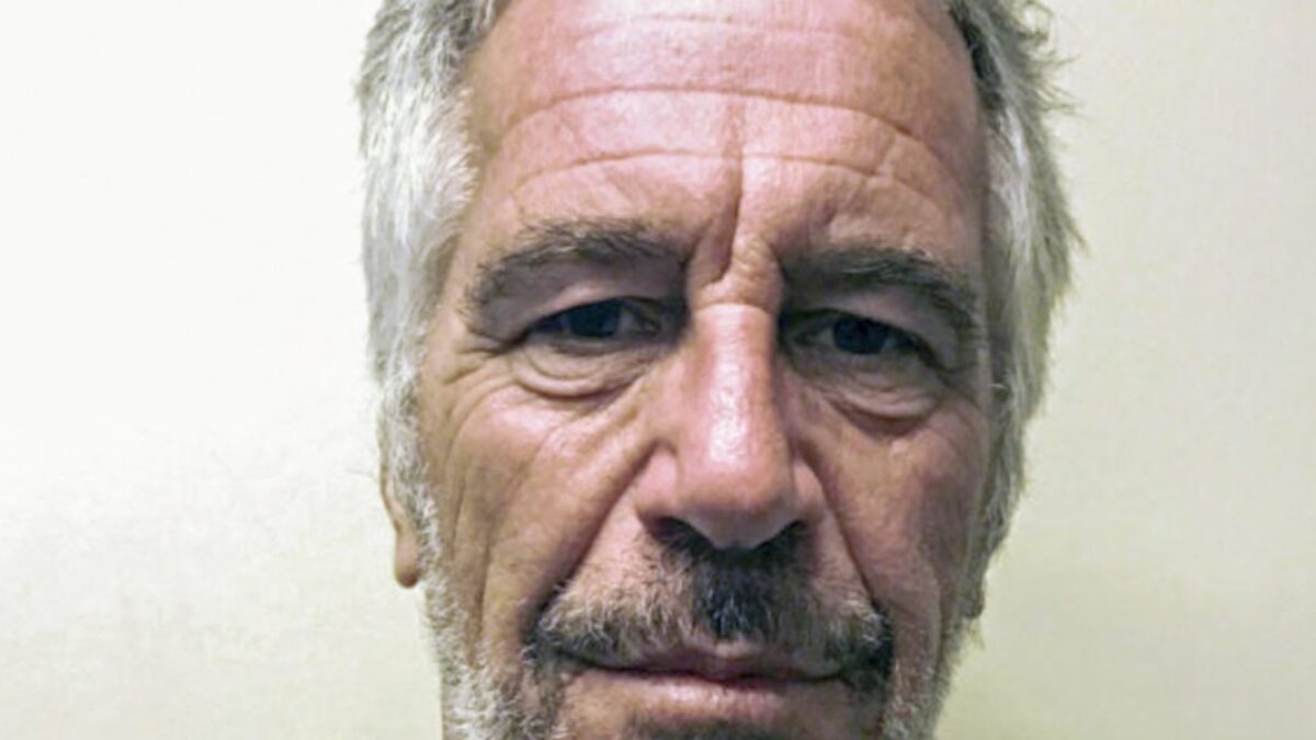 Musk, Thiel a Bannon sa objavujú v novo zverejnených záznamoch Epsteina, roky po obvinení zo sexuálnych zločinov.