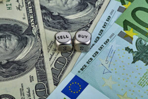 Dolár stabilný po PCE inflácii, euro nachádza podporu v prieskume Dolár stabilný po PCE inflácii, euro nachádza podporu v prieskume ECB.