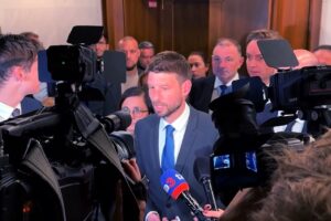 Vládna väčšina pretlačila konsolidáciu parlamentom | Tlačový brífing PS, 24. sep...