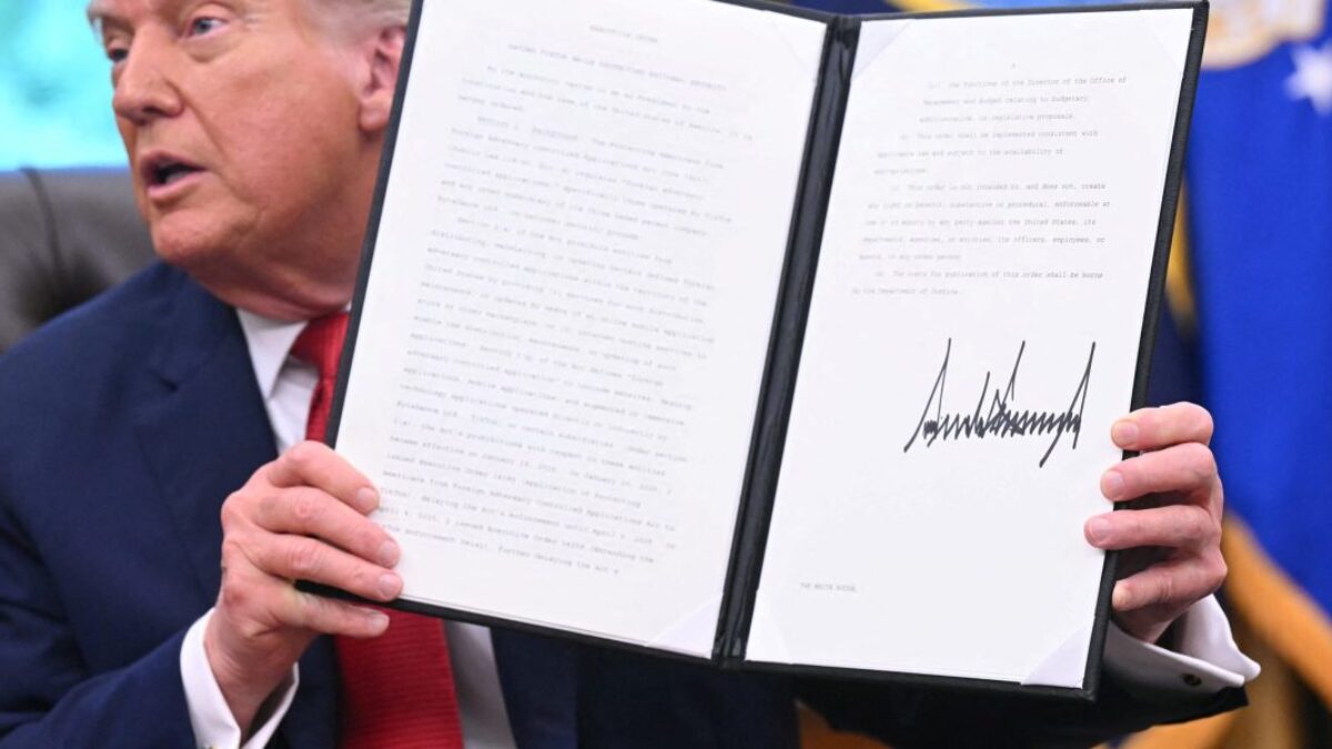 Trumpovi miliardárski podporovatelia budú teraz „skutočne kontrolovať“ algoritmus TikToku, tvrdí JD Vance.