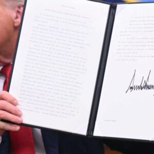 Trumpovi miliardárski podporovatelia budú teraz „skutočne kontrolovať̶...